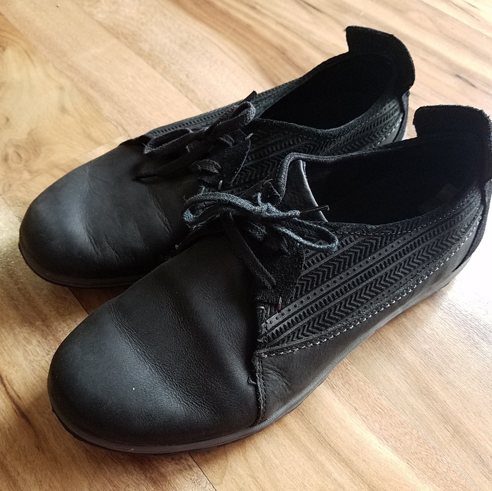 Merrell shoes size 7.5